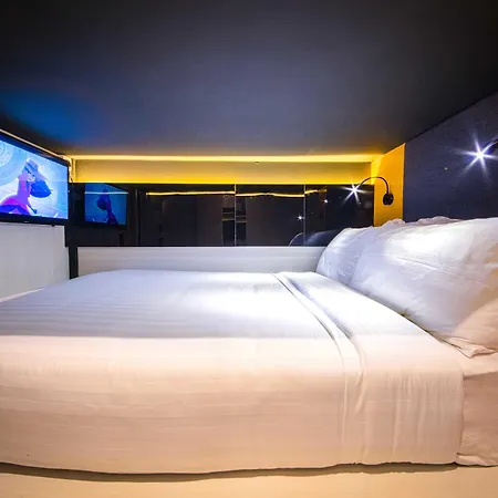 Cube Family Boutique Capsule Hotel At Chinatown-3